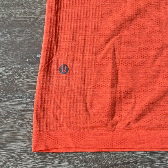 Lululemon Metal Vent Tech Short Sleeve Shirt 2.0 in Warm Coral/ Highlight Orange - Picture 10 of 13